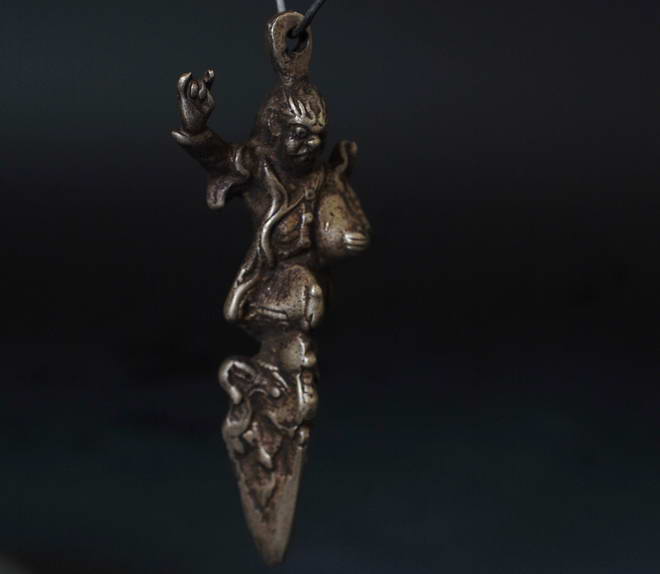 Tibet Buddhist DaCenJu Phurba Chu Amulet Dagger pendant  